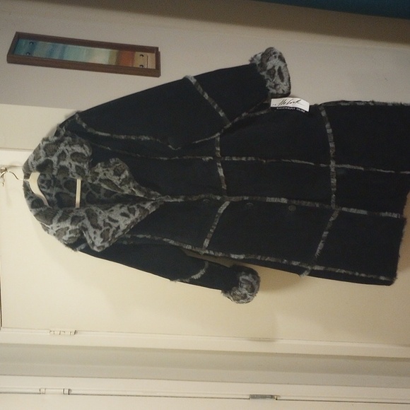 Reversible Leather Faux Fur Coat - Picture 3 of 17